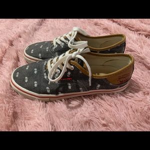 Levi’s Canvas Shoes with Bicycle design